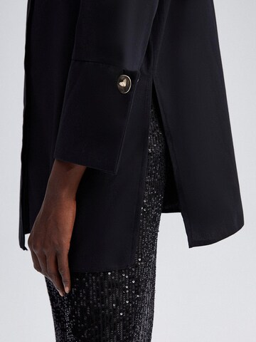 Touché Privé - Camiseta 'Poplin Shirt With Wide Cuff' en negro