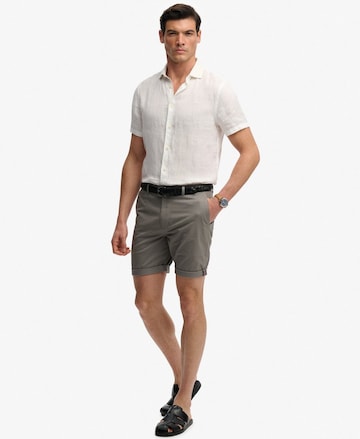 Superdry & Co Slimfit Shorts in Grau