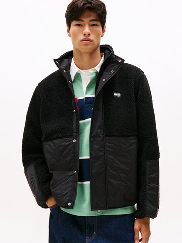 Veste mi-saison 'ESSENTL' Tommy Jeans en noir : devant