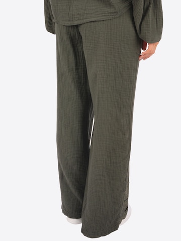 Seasons of April Wide leg Broek 'Ines' in Groen