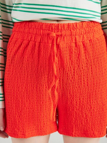 Hailys Regular Pants 'Az44iti' in Red