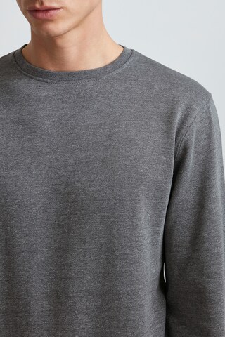 11 Project Sweatshirt 'OLAVI' in Grau