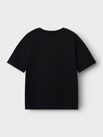 NAME IT T-shirt 'BRODY' i svart