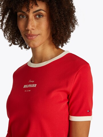 TOMMY HILFIGER T-shirt i röd