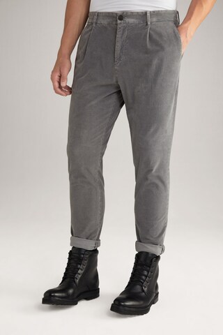 JOOP! Slim fit Pleat-Front Pants in Grey: front
