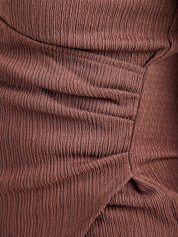 ABOUT YOU Тениска 'Fee' в червено