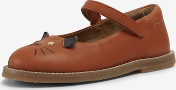 CAMPER Ballet Flats 'Twins' in Brown: front