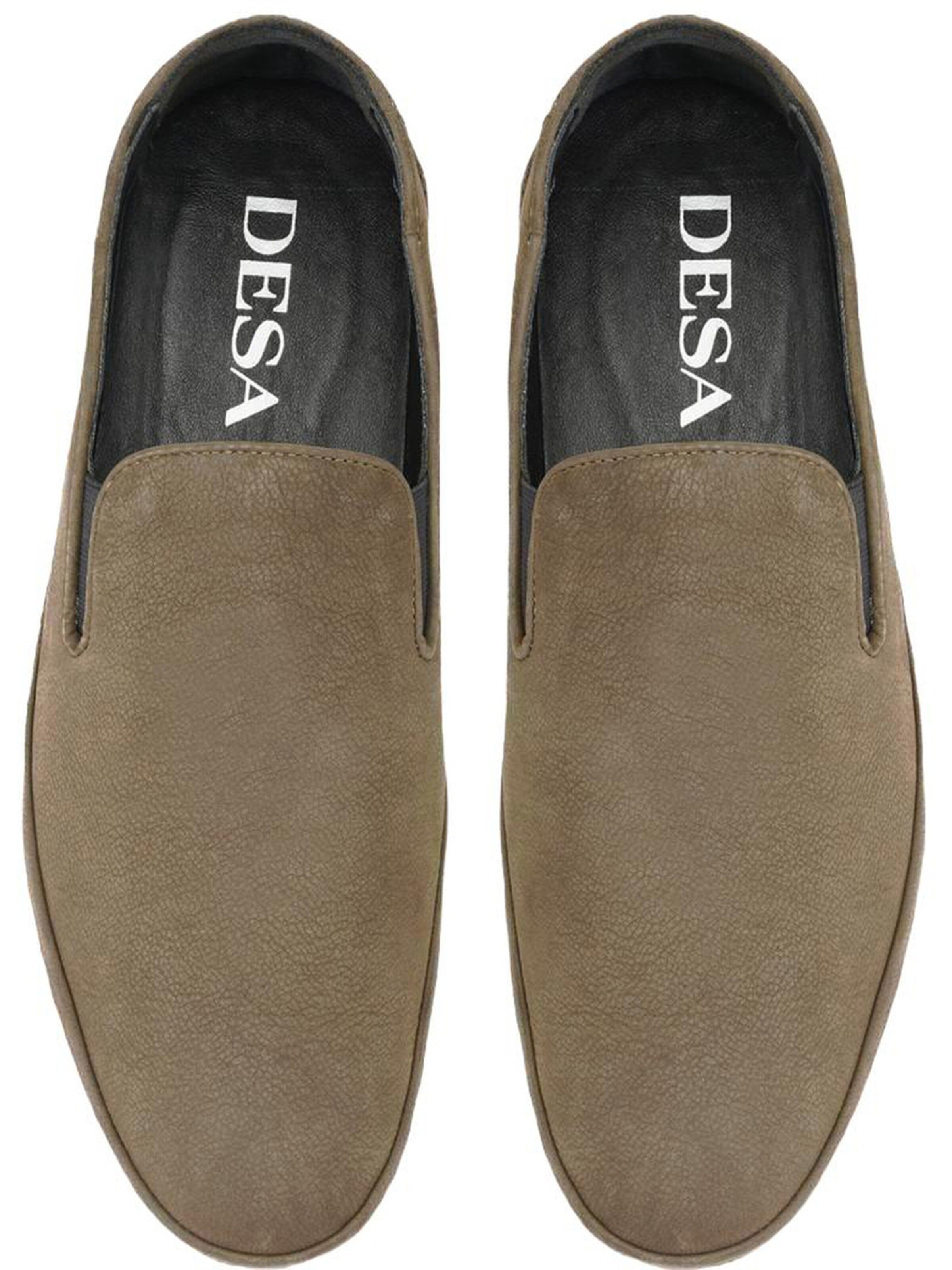Desa Classic Flats in Green