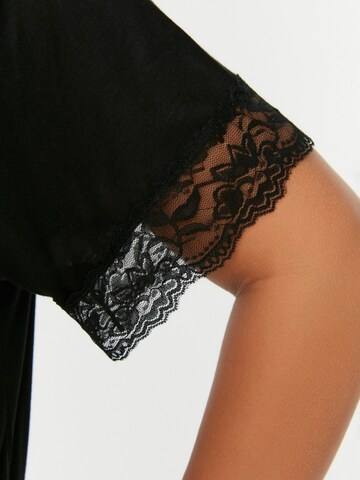 Pigiama di Trendyol Curve in nero