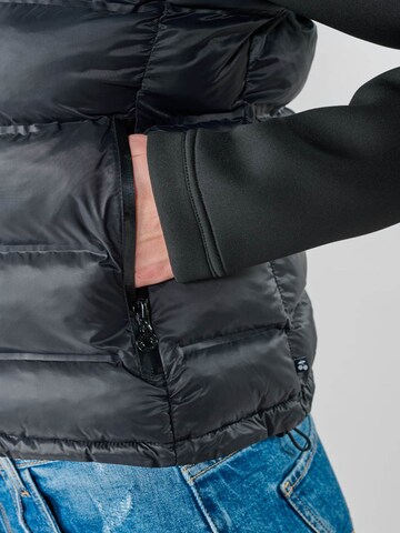 Veste d’hiver 'Jinzi' Le Temps Des Cerises en noir