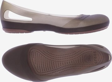 Crocs Flats & Loafers in 41,5 in Brown: front