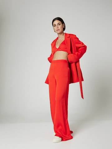 Blazer 'Cecile' di A LOT LESS in rosso