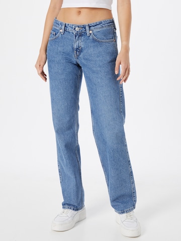 WEEKDAY Regular Jeans 'Arrow' in Blauw: voorkant