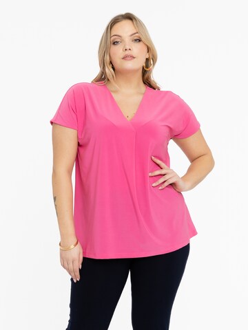 Yoek Shirt in Pink: front