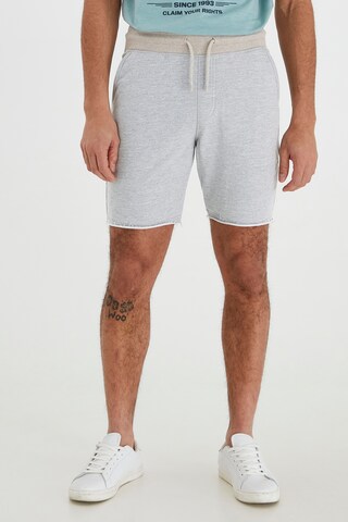 Regular Pantalon 'JULIO' BLEND en gris : devant