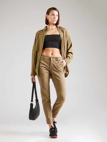 Slimfit Pantaloni di QS in marrone
