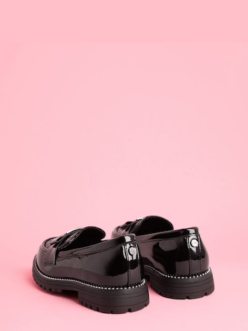 Chaussure basse Lipsy en noir