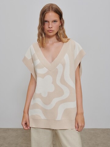 florence by mills exclusive for ABOUT YOU Oversized sweater 'Apple Cider' in Beige: front