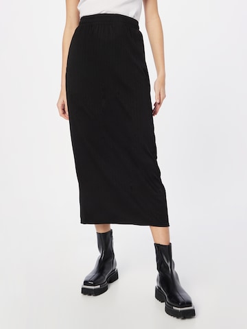 Urban Classics Skirt in Black: front