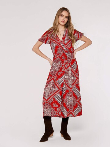 Robe ' ' Apricot en rouge