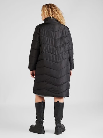 Vero Moda Curve Zimní kabát – černá