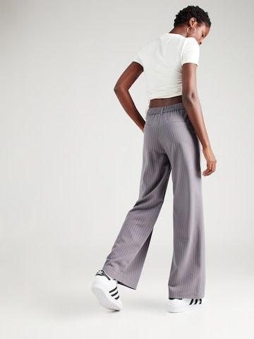 Tally Weijl Wide leg Pleat-Front Pants in Grey