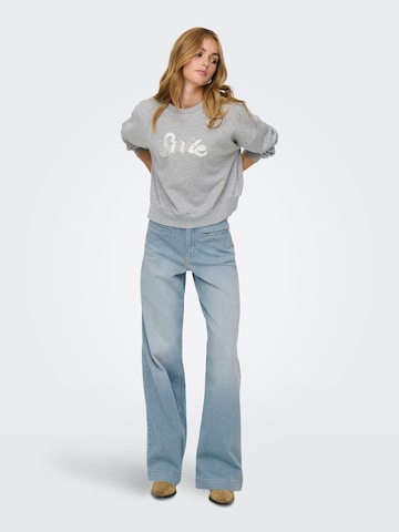 Sweat-shirt 'ONLALMA' ONLY en gris
