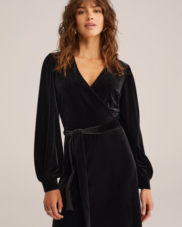 WE Fashion Рокля в черно