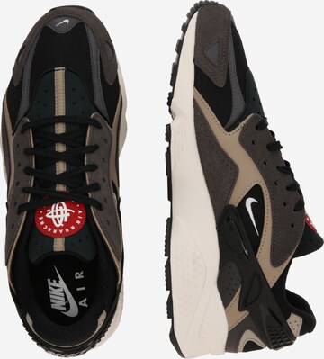 Nike Sportswear Låg sneaker 'AIR HUARACHE' i svart