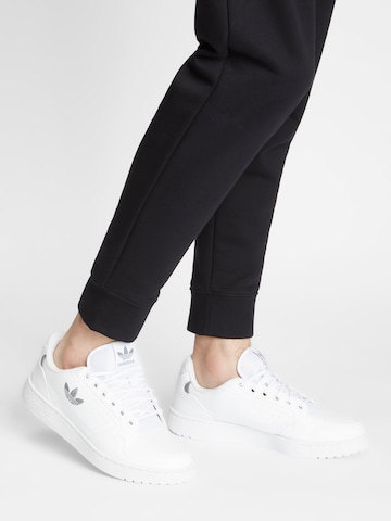 Baskets basses 'Ny 90' ADIDAS ORIGINALS en blanc : devant