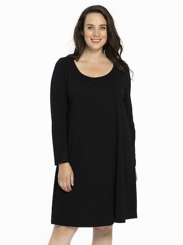 Yoek Dress in Black: front