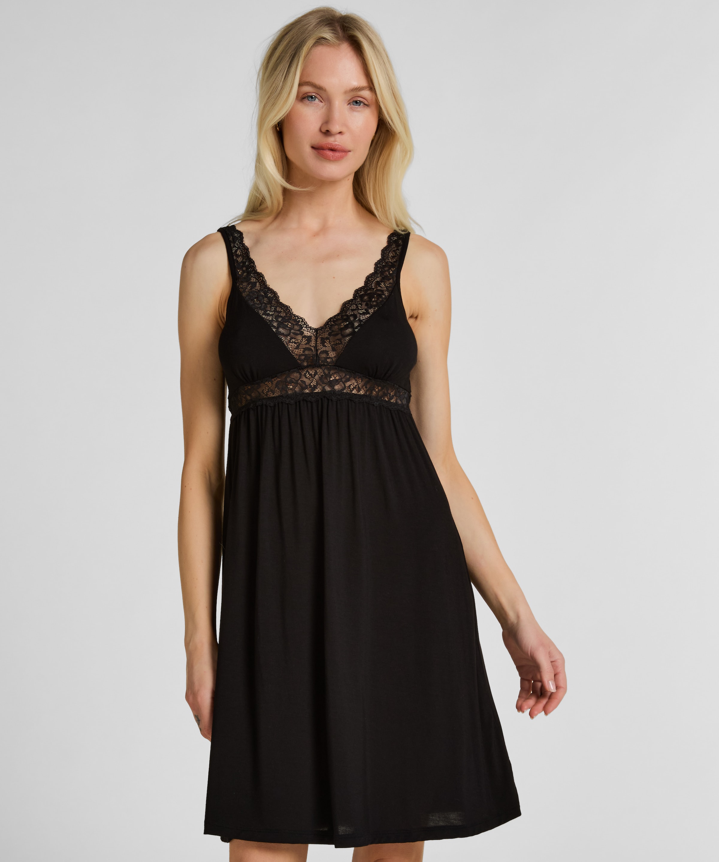 Hunkemöller Negligée in Schwarz | ABOUT YOU