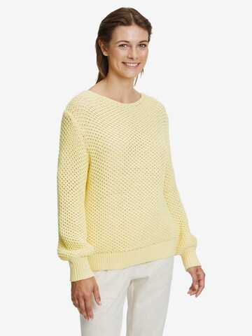 Betty & Co Sweater in Yellow: front