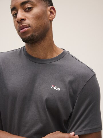FILA - Camiseta 'LAAS regular tee' en gris