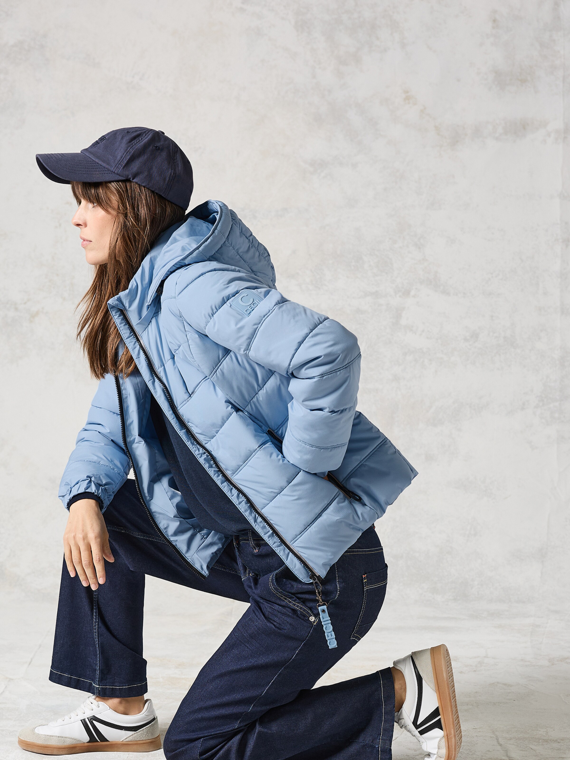 Vetements cecil hotsell