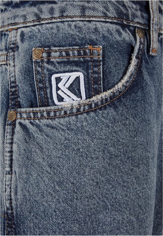 Karl Kani Tapered Jeans in Blau