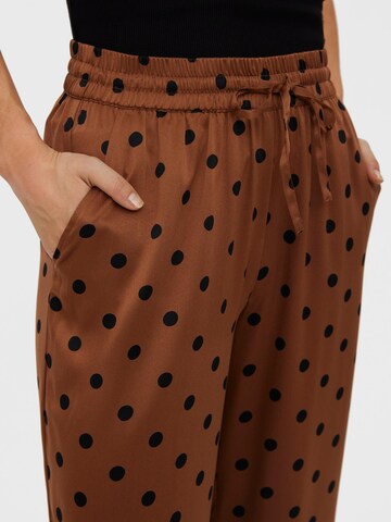 VERO MODA Wide leg Byxa 'Essi' i brun