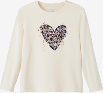 NAME IT - Camiseta 'OHEART' en beige: frente