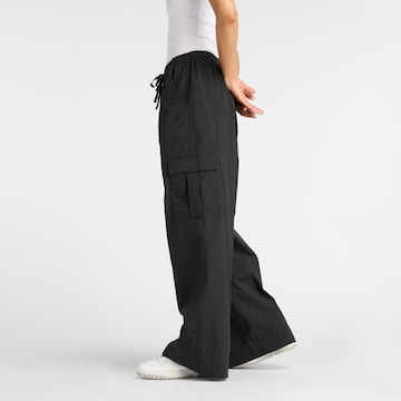 new balance Loosefit Cargobroek in Zwart