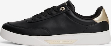 Baskets basses 'ESSENTIAL CHIC' TOMMY HILFIGER en noir : devant