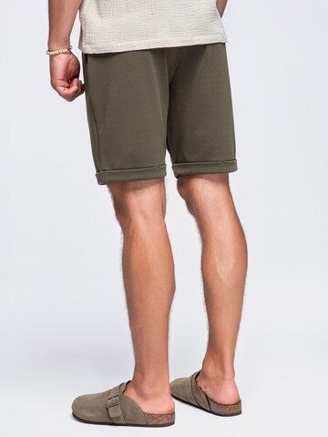 Regular Pantalon chino Ombre en vert