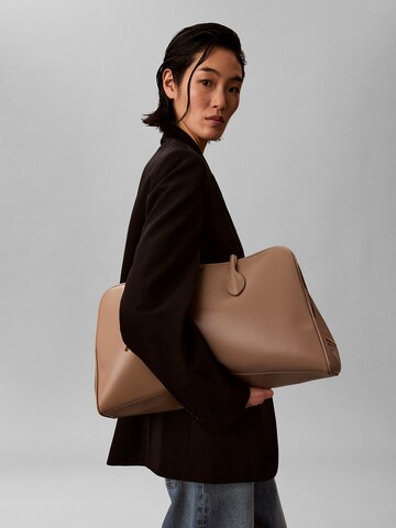 Calvin Klein Handtas in Bruin: voorkant