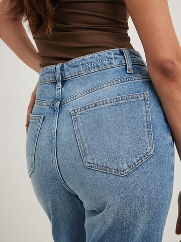 NA-KD Regular Jeans in Blau