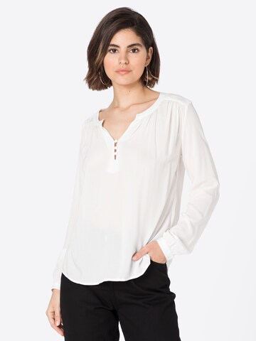 QS Blouse in White: front