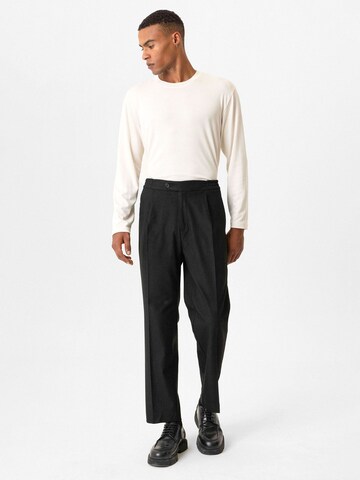 Loosefit Pantaloni con pieghe 'Stadtler' di Antioch in nero