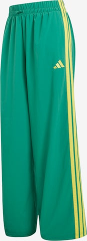 ADIDAS SPORTSWEAR Baggy Спортивные штаны 'Essentials' в Зеленый: спереди