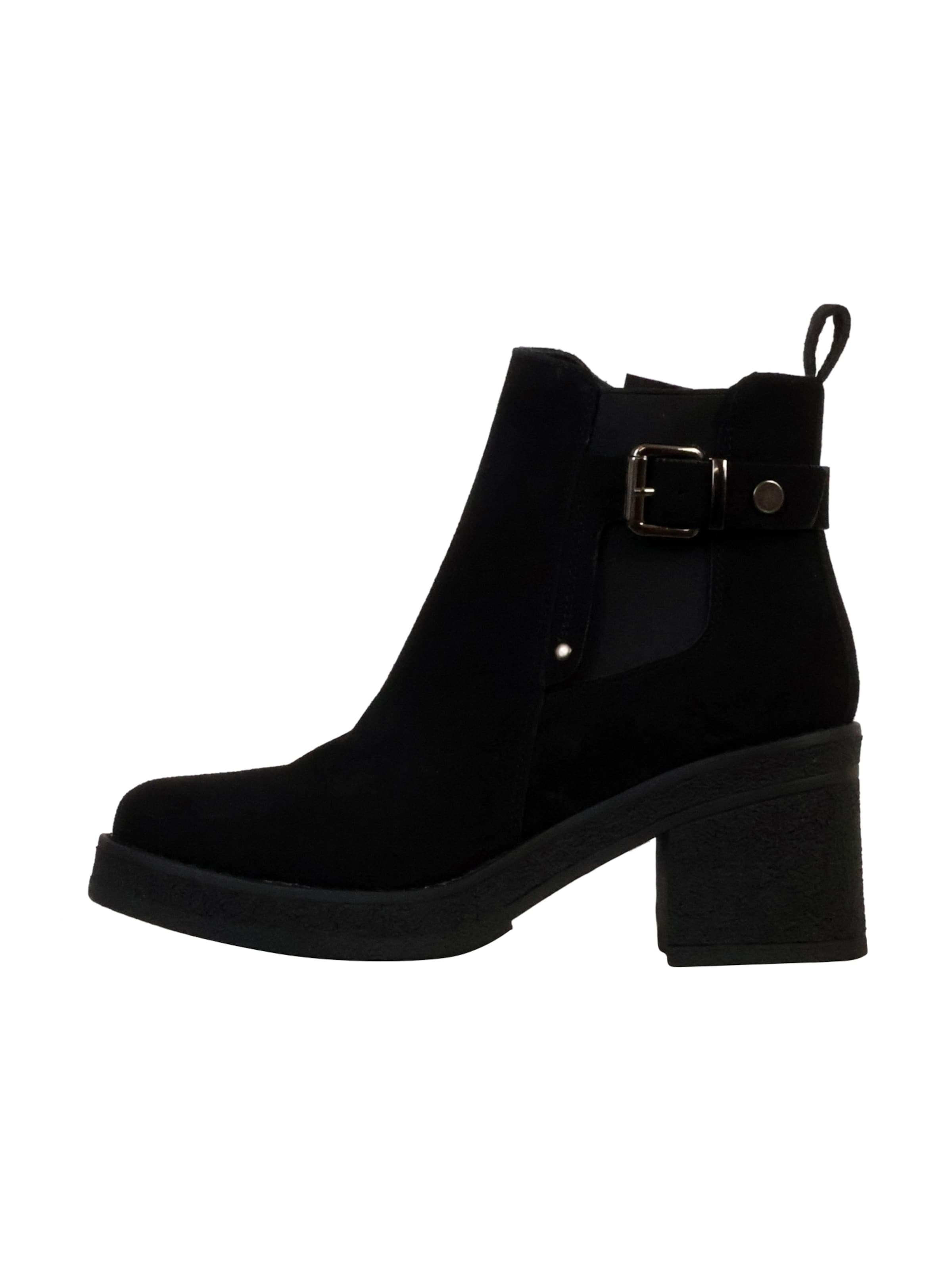 Bottines The Divine Factory en noir : devant