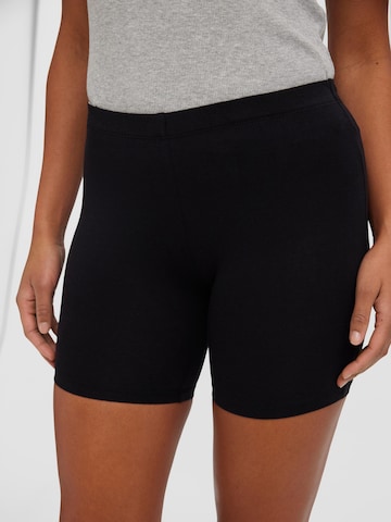 Vero Moda Petite Skinny Pants 'Maxi' in Black