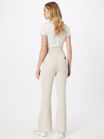 Tommy Jeans Flared Broek in Beige