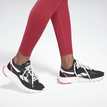 Skinny Pantaloni sport 'Lux' de la Reebok pe roz